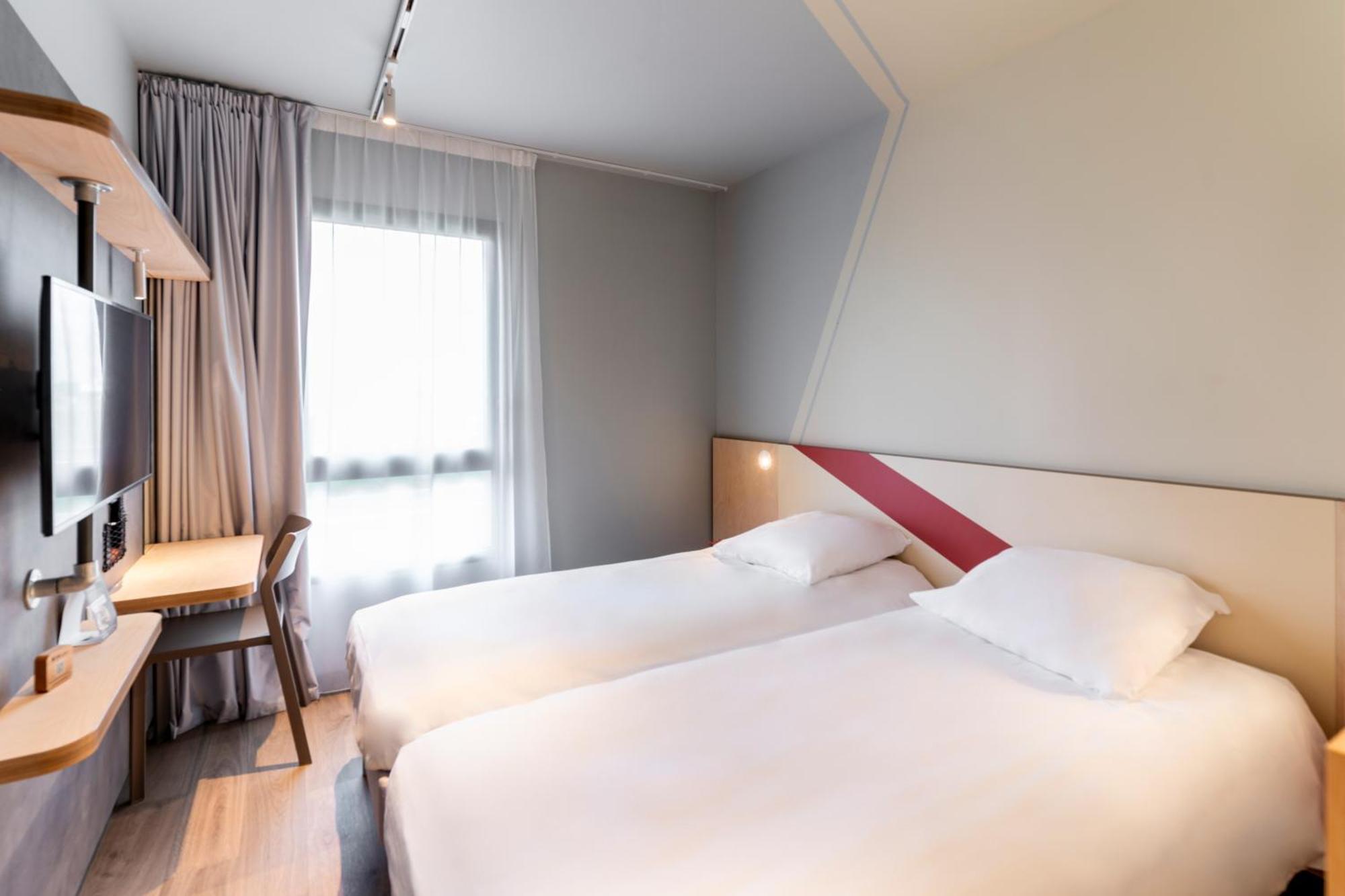 Ibis Budget Morlaix Bagian luar foto